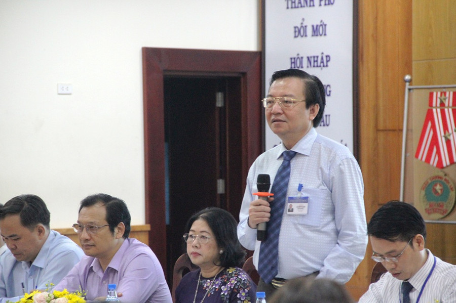 Ông Lê Hồng Sơn, GĐ Sở GD&ĐT TP phát biểu ý kiến