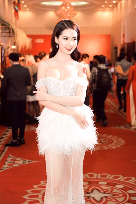Phan Thi Mo ho nguc meo mo, Kim Tuyen hoa tuong cheo - Anh 3