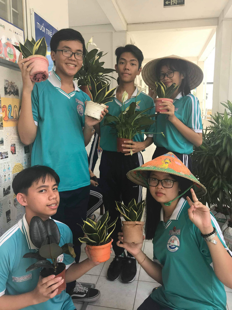Những học sinh tham gia dự án xanh hóa. Nguồn: Green of Life Những học sinh tham gia dự án xanh hóa. Nguồn: Green of Life