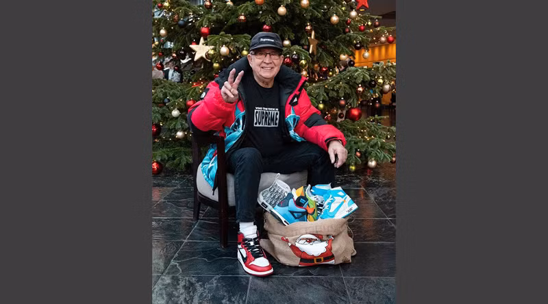 Cụ ông sở hữu toàn giày hiếm, ăn mặc đẹp không kém giới trẻ