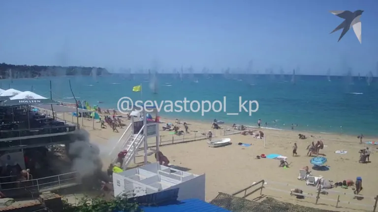 Nghị sĩ Mỹ đồng loạt phản ứng về vụ tấn công tên lửa ATACMS nhằm vào bãi biển Sevastopol, bán đảo Crimea. 
