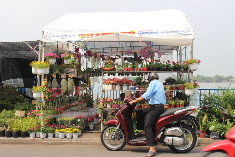 Ngày giáp Tết, không khí mua bán rất rộn ràng.