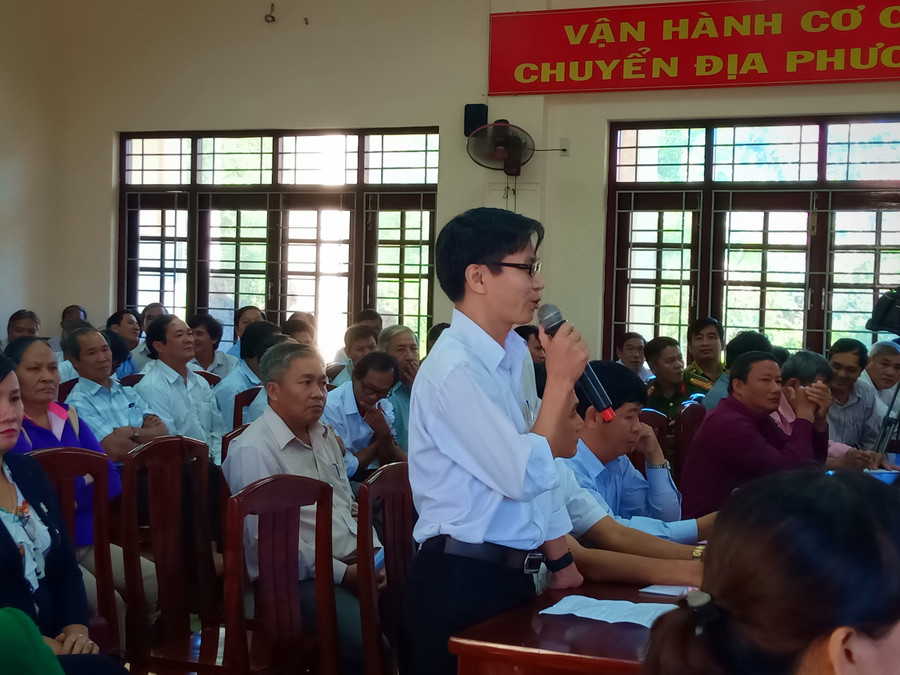 Cử tri chia sẻ những kiến nghị tại buổi tiếp xúc cử tri Cử tri chia sẻ những kiến nghị tại buổi tiếp xúc cử tri