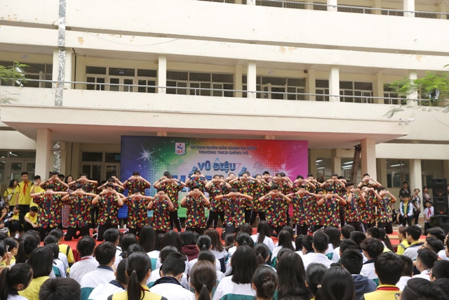 Những tiết mục vũ điệu kết nối đem đến không khí sôi động, trẻ trung và tràn đầy sức trẻ