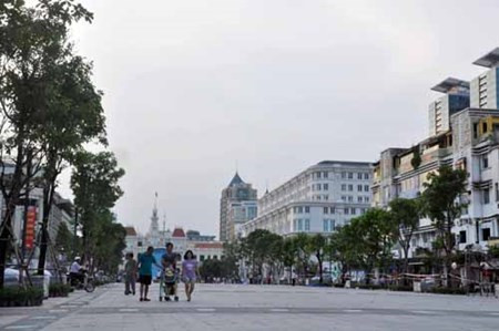 Phố đi bộ hiện đại nhất Việt Nam trước giờ mở cửa Pho di bo hien dai nhat Viet Nam truoc gio mo cua