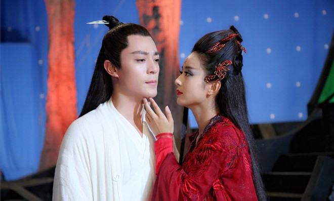 Khoảnh khắc tình tứ của Hoa Thiên Cốt và Bạch Tử Họa