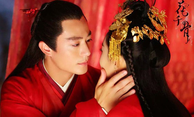 Khoảnh khắc tình tứ của Hoa Thiên Cốt và Bạch Tử Họa