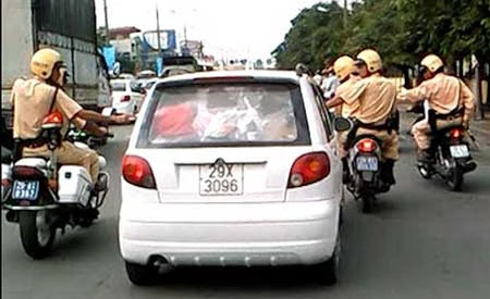 CSGT có nên truy đuổi bằng được người vi phạm giao thông?