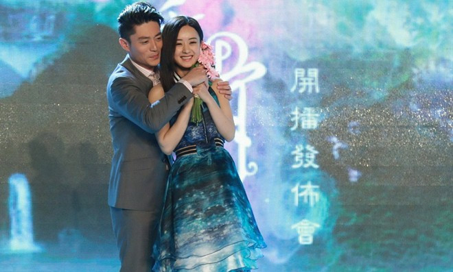 Khoảnh khắc tình tứ của Hoa Thiên Cốt và Bạch Tử Họa