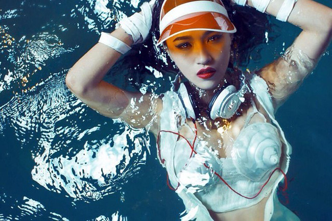1001 vất vả của mỹ nhân Việt khi chụp ảnh bikini ảnh 18 1001 vất vả của mỹ nhân Việt khi chụp ảnh bikini ảnh 18