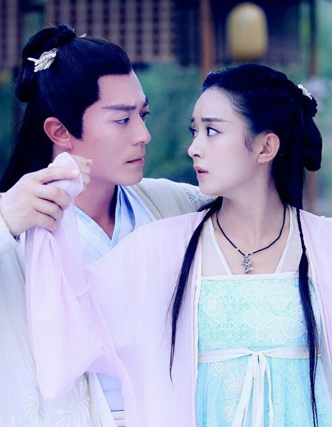 Khoảnh khắc tình tứ của Hoa Thiên Cốt và Bạch Tử Họa