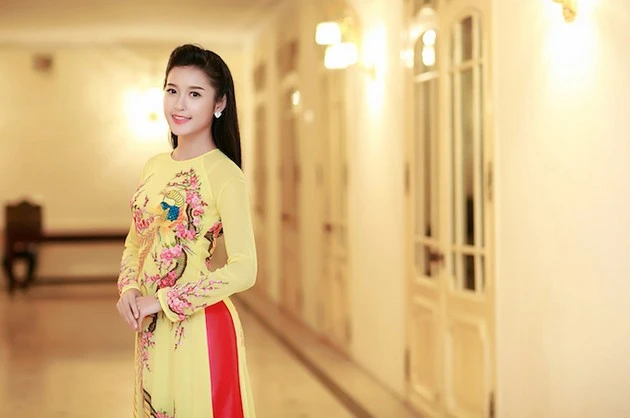 Ngọc Hân đỏ lửa, Huyền My dịu dàng vàng nắng