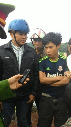 Tiếng khóc thương tâm của cậu bé chứng kiến bố nhảy cầu tự tử ảnh 2 Tiếng khóc thương tâm của cậu bé chứng kiến bố nhảy cầu tự tử ảnh 2