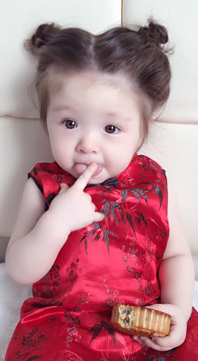 Mẹ con Elly Trần rạng rỡ đón Trung thu ảnh 4 Mẹ con Elly Trần rạng rỡ đón Trung thu ảnh 4