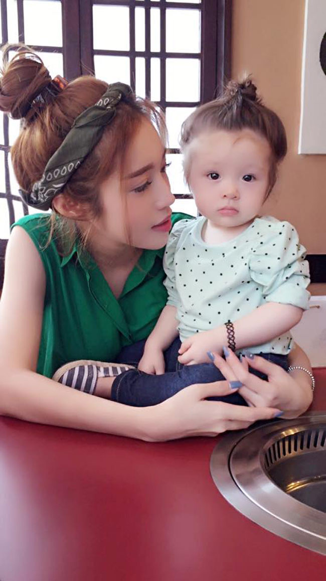 Mẹ con Elly Trần rạng rỡ đón Trung thu ảnh 23 Mẹ con Elly Trần rạng rỡ đón Trung thu ảnh 23