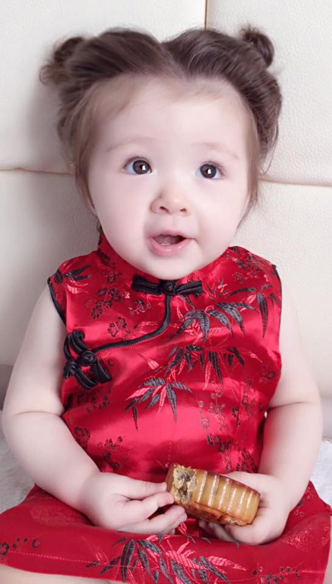 Mẹ con Elly Trần rạng rỡ đón Trung thu ảnh 3 Mẹ con Elly Trần rạng rỡ đón Trung thu ảnh 3