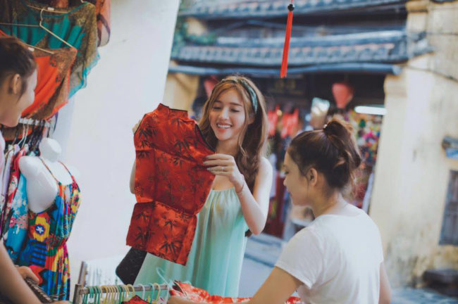 Mẹ con Elly Trần rạng rỡ đón Trung thu ảnh 6 Mẹ con Elly Trần rạng rỡ đón Trung thu ảnh 6