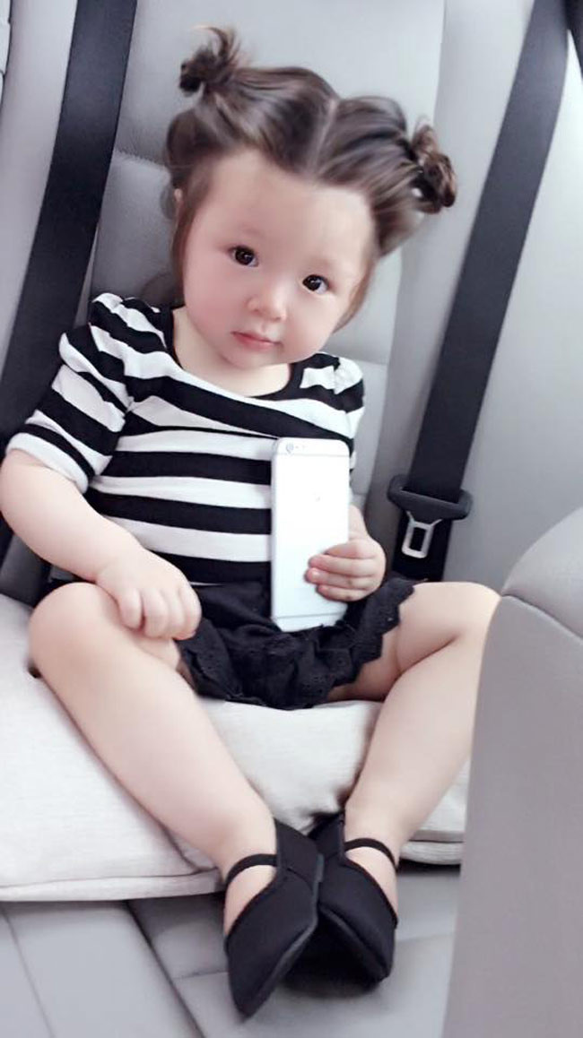 Mẹ con Elly Trần rạng rỡ đón Trung thu ảnh 12 Mẹ con Elly Trần rạng rỡ đón Trung thu ảnh 12