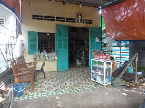 Ghen tuông vô cớ, người vợ trẻ 