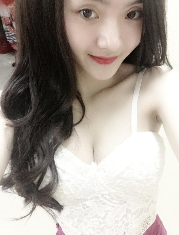 Em gái Angela Phương Trinh bỗng dưng... nảy nở ảnh 5 Em gái Angela Phương Trinh bỗng dưng... nảy nở ảnh 5
