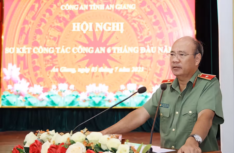 Thiếu tướng Cao Đăng Hưng, Phó Chánh Văn phòng Bộ Công an phát biểu tại hội nghị (Ảnh: Tiến Tầm) Thiếu tướng Cao Đăng Hưng, Phó Chánh Văn phòng Bộ Công an phát biểu tại hội nghị (Ảnh: Tiến Tầm)