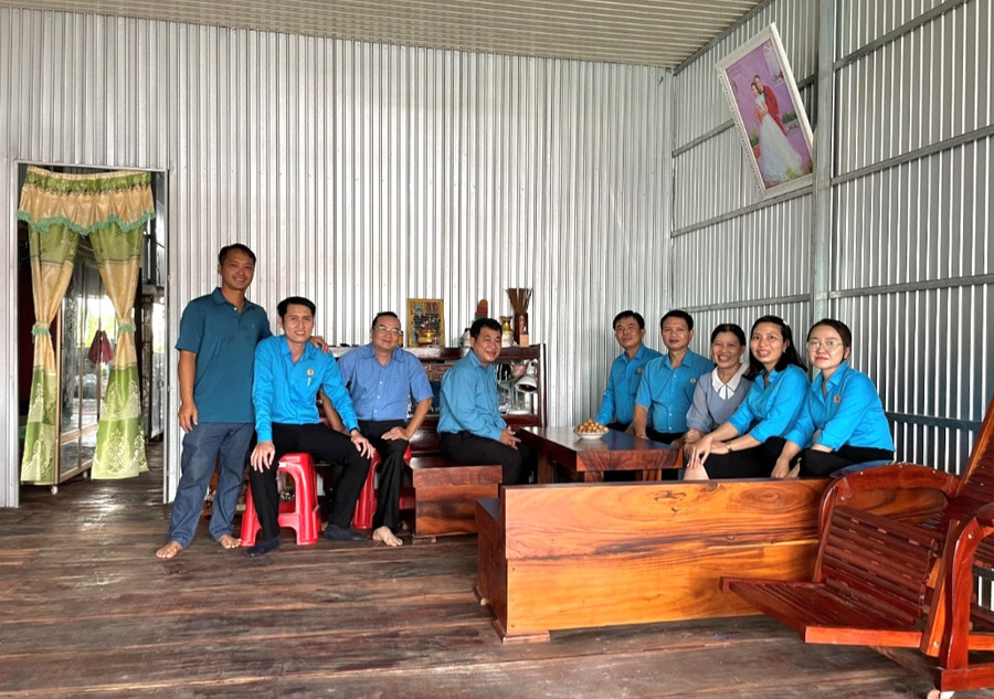 Hỗ trợ nhà Mái ấm công đoàn giúp đoàn viên an tâm công tác. Hỗ trợ nhà Mái ấm công đoàn giúp đoàn viên an tâm công tác.