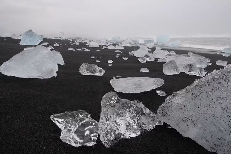 "Bãi biển kim cương" tại Iceland có cảnh tượng trông giống như một bộ phim viễn tưởng..