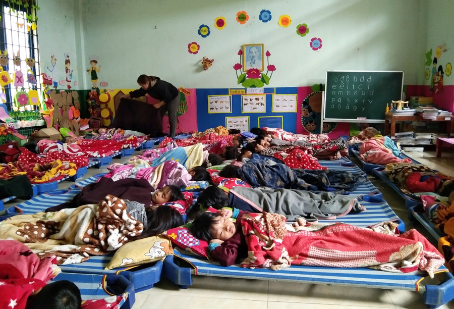 Phòng học cũng là nơi ngủ trưa của trẻ.