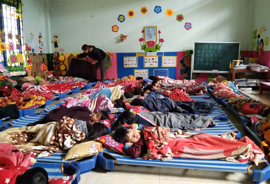 Phòng học cũng là nơi ngủ trưa của trẻ.