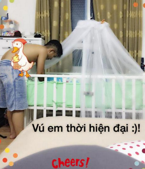 Top 5 ‘ông bố bỉm sữa’ của showbiz khiến fan mê mẩn - Ảnh 4 Top 5 ‘ông bố bỉm sữa’ của showbiz khiến fan mê mẩn - Ảnh 4