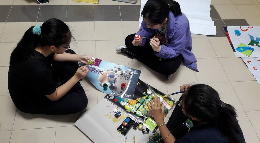 Hoạt động của Câu lạc bộ Ngoại ngữ - tiếng Đức theo chủ điểm Frohe Ostern Hoạt động của Câu lạc bộ Ngoại ngữ - tiếng Đức theo chủ điểm Frohe Ostern