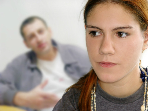 Ảnh minh họa: Heartbreakhypnotist.com. unhappy-couple-7998-1424490274.jpg