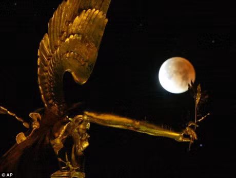 Nguyet thuc, trang tuyet, sao choi sap xuat hien cung luc - Anh 1