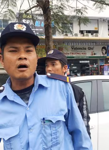 Trieu tap chu doanh nghiep va nhan vien 