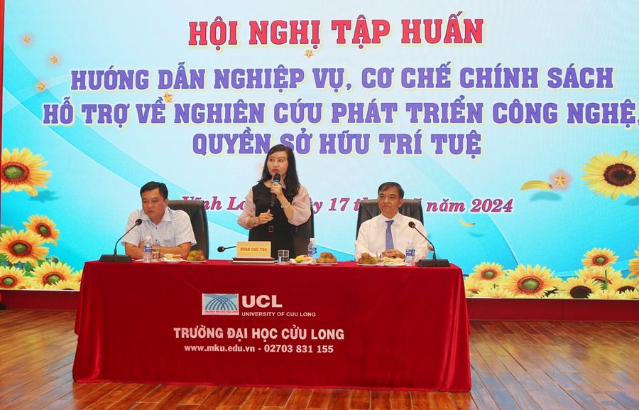 TS Đặng Thị Ngọc Lan, Phó Hiệu trưởng Trường ĐH Cửu Long phát biểu tại Hội nghị.