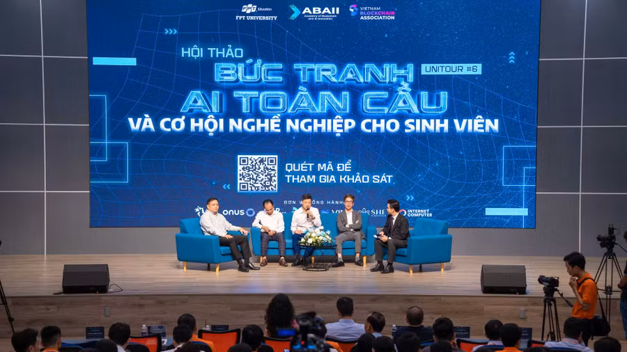 Diễn giả thảo luận tại Hội thảo.