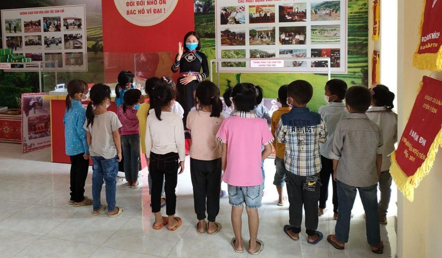 Cô Hường luôn nỗ lực sáng tạo, vượt khó. Cô Hường luôn nỗ lực sáng tạo, vượt khó.