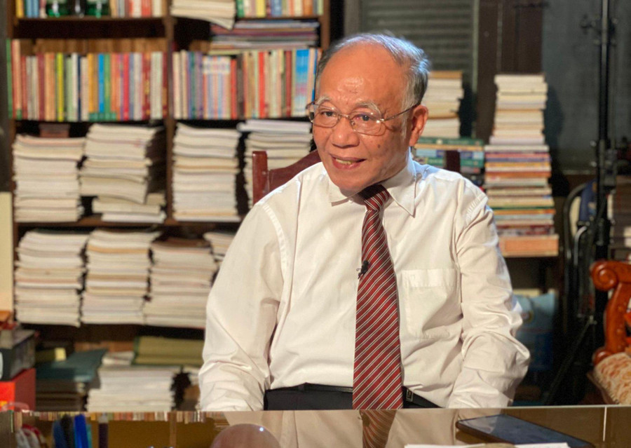 GS.TS Hoàng Chí Bảo.