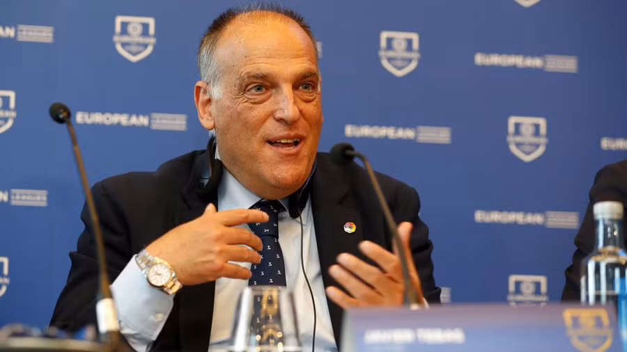Chủ tịch La Liga Javier Tebas hồ hơi khi Messi ở lại Tây Ban Nha.