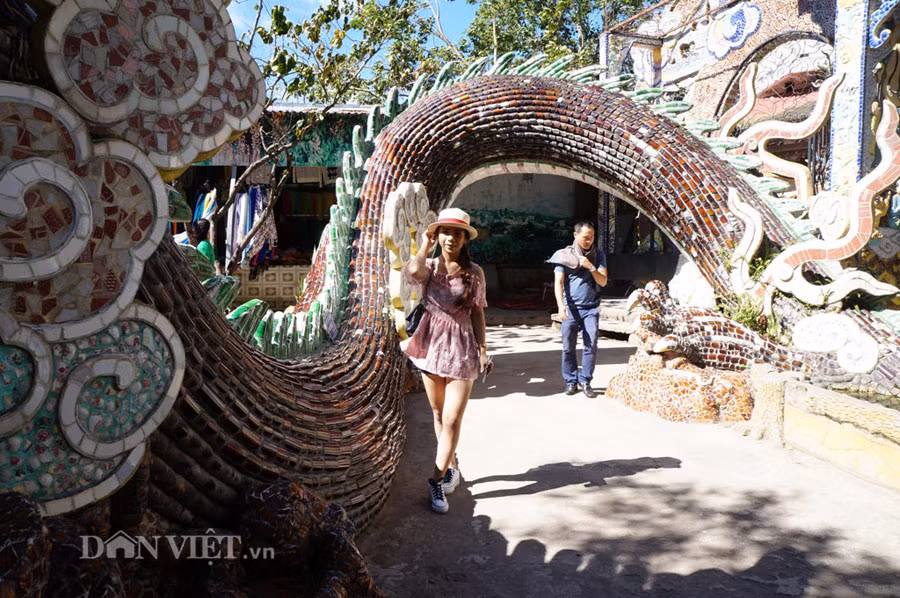 Ngoi chua co kien truc la va doc dao bac nhat Viet Nam