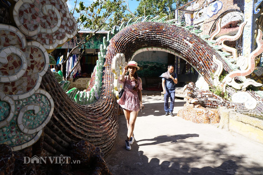 Ngoi chua co kien truc la va doc dao bac nhat Viet Nam