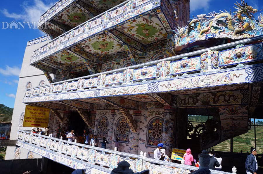 Ngoi chua co kien truc la va doc dao bac nhat Viet Nam