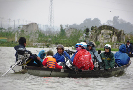 Rùng mình cảnh trẻ con Rung minh canh tre con