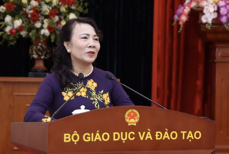 Thứ trưởng Nguyễn Thị Nghĩa phát biểu tại lễ chia tay