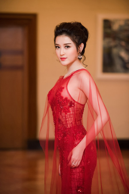 Á hậu Huyền My táo bạo với phong cách xuyên thấu - Ảnh 7 A hau Huyen My tao bao voi phong cach xuyen thau - Anh 7