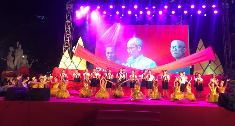 "Ai yêu Bác Hồ Chí Minh hơn thiếu niên nhi đồng" là bài hát được nhiều đội chọn và hát hay nhất "Ai yêu Bác Hồ Chí Minh hơn thiếu niên nhi đồng" là bài hát được nhiều đội chọn và hát hay nhất