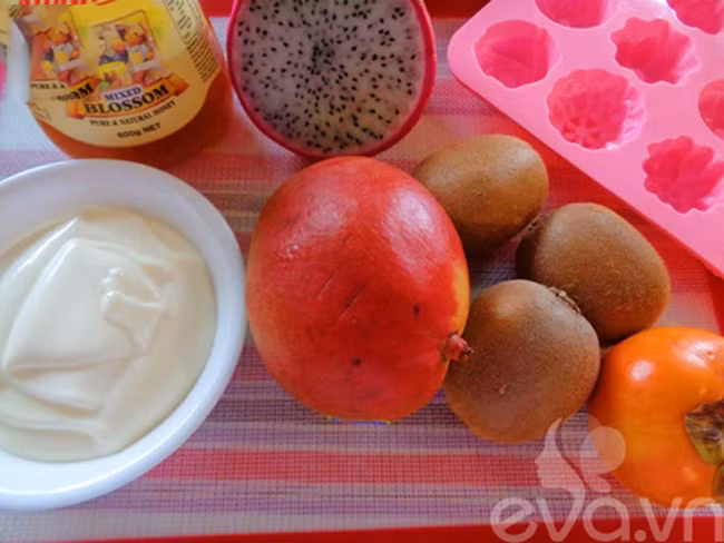 Cách làm sữa chua hoa quả mát lạnh, nhanh siêu tốc