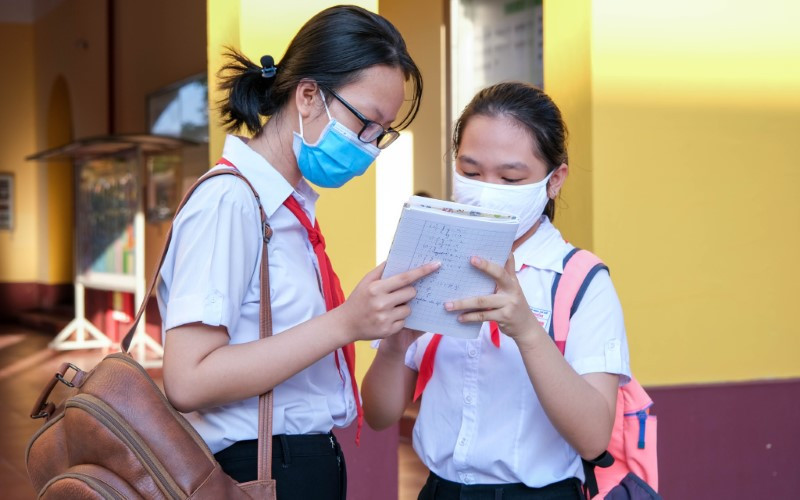 Các trường THPT hỗ trợ tối đa HS đăng ký tuyển sinh, làm hồ sơ nhập học trong thời gian giãn cách xã hội.