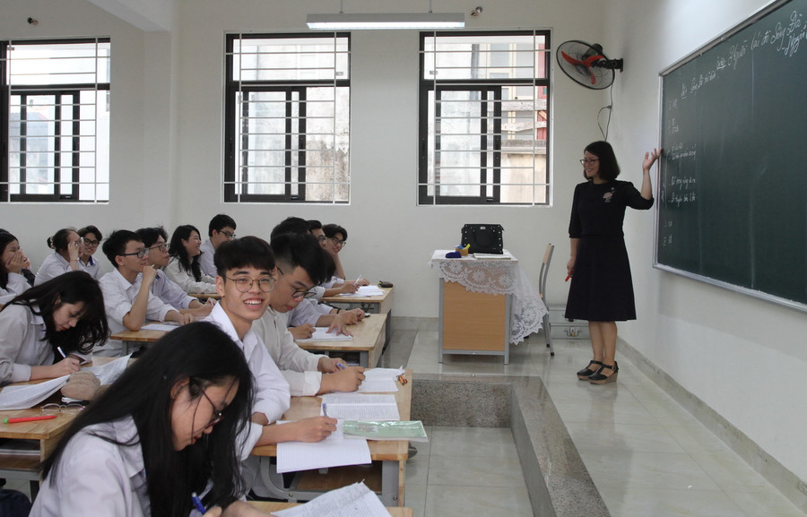 Học sinh Trường THPT Trần Hưng Đạo (quận Thanh Xuân, Hà Nội) tăng tốc ôn thi tốt nghiệp.