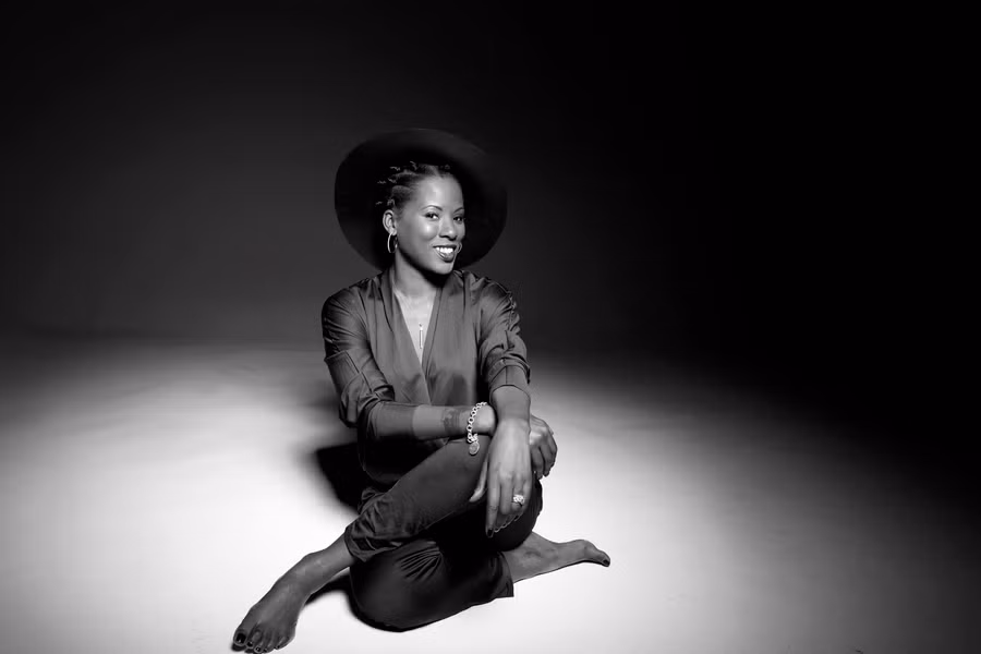 Deni Hines sẽ giới thiệu văn hóa âm nhạc đương đại của Australia với khán giả Việt Nam qua các bài hát của mình với chương trình hoạt động của tại Festival Huế 2018 từ ngày 29 - 1/5/2018. Deni Hines sẽ giới thiệu văn hóa âm nhạc đương đại của Australia với khán giả Việt Nam qua các bài hát của mình với chương trình hoạt động của tại Festival Huế 2018 từ ngày 29 - 1/5/2018.